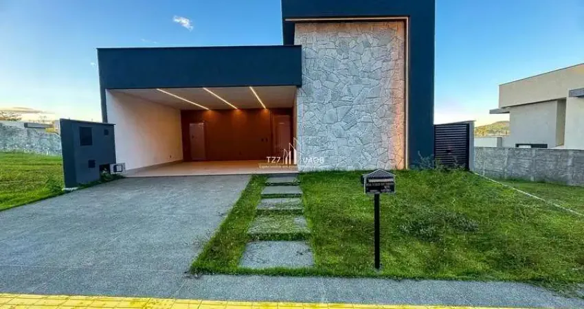 Casa Subtérrea com projeto exclusivo no Jardins Nápoles com 3 suítes.