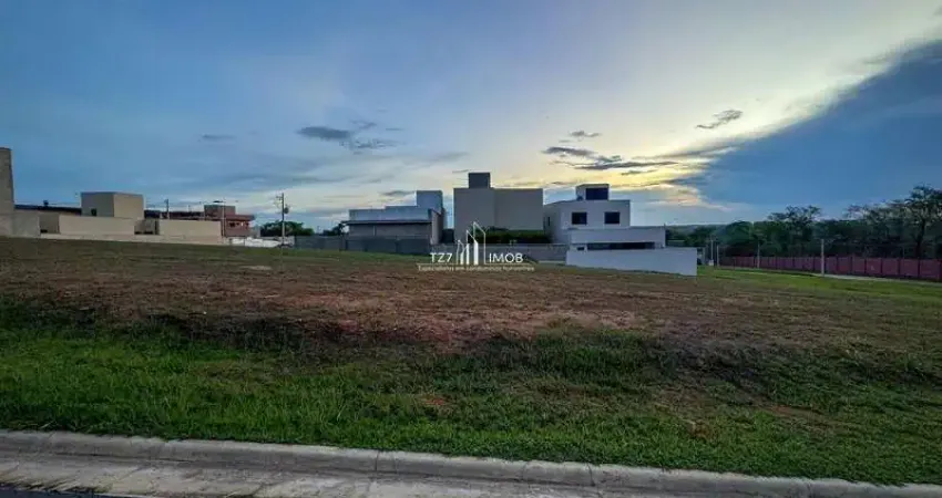 Lote Jardins Capri, sem vizinho de frente com 276,22m² -Quitado