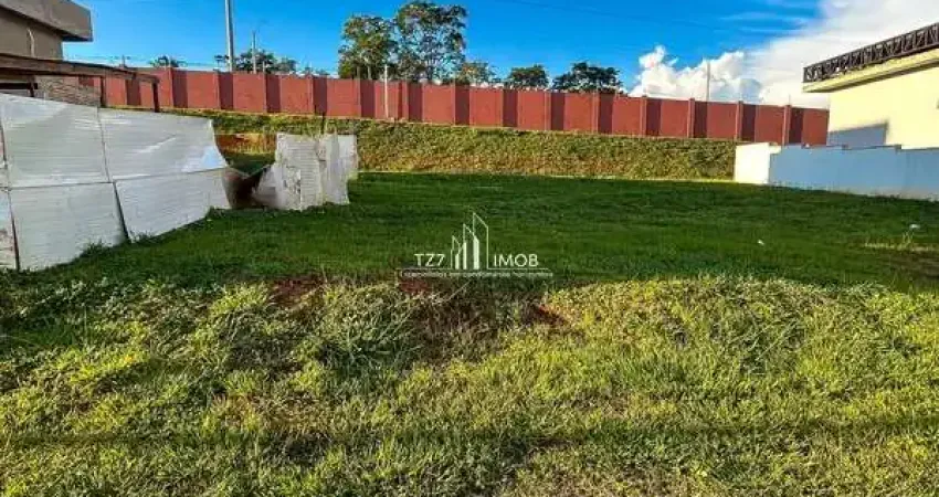 Lote Jardins Capri, sem vizinho de fundo, com 256,70 m² - Quitado.