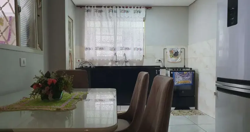 Confortável casa de vila para venda em Jardim Monte Carlo com 3 quartos, sendo 1 suíte, 160m²
