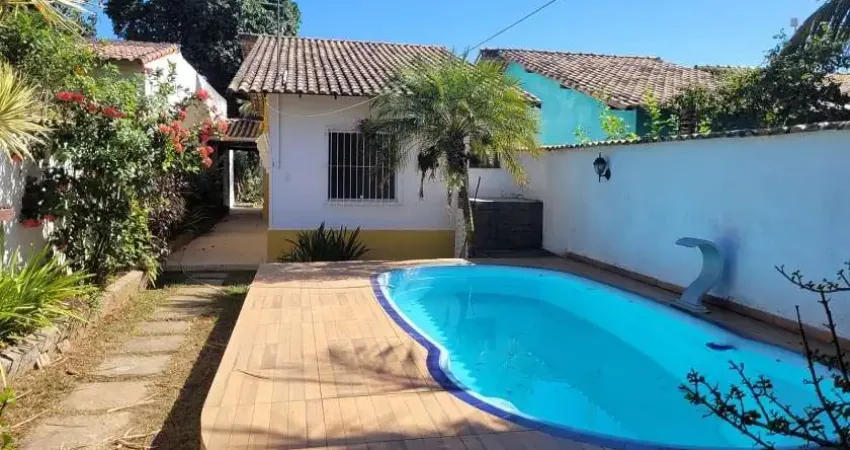 Prédio à venda na Rua das Margaridas, Barroco, Maricá