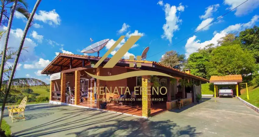 Charmoso Sítio com Casas, Estrebaria e Infraestrutura Completa em Sorocaba