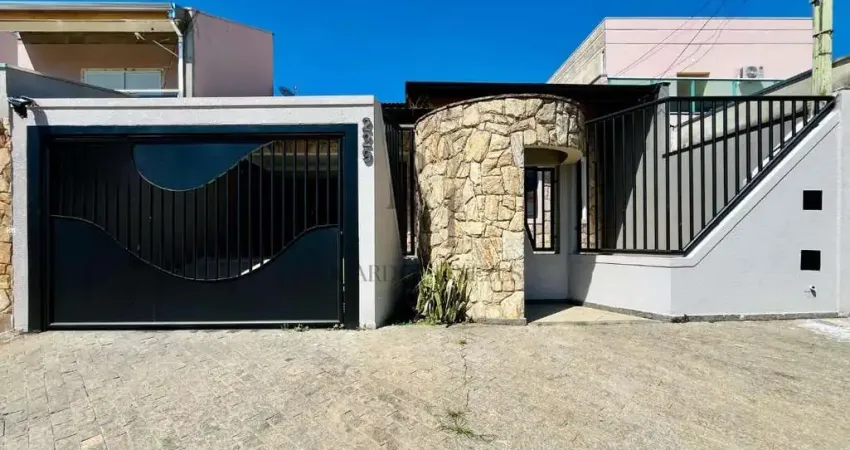 Casa com 3 dormitórios + edícula, a 800 metros do Parque Ecológico