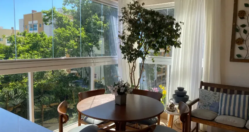 Apartamento novo e todo mobiliado 3 quartos no bacacheri, lindamente decorado vendido com tudo, exceto, o piano e pequenos objetos de decoração.