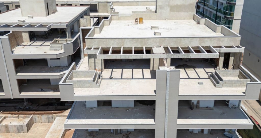 Apartamento a venda próximo a praia do Recreio dos Bandeirantes com 2 suítes, próximo a praia