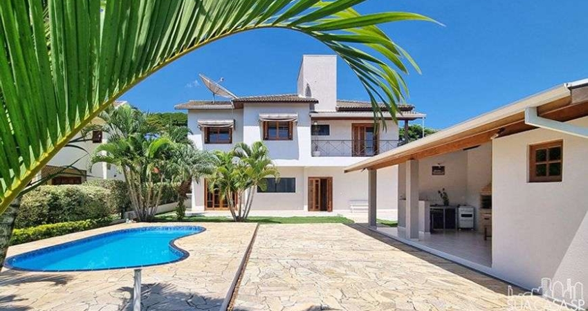 Linda casa em condominio a venda - 283m² - 3 Suítes - 4 vagas - Muito verde.