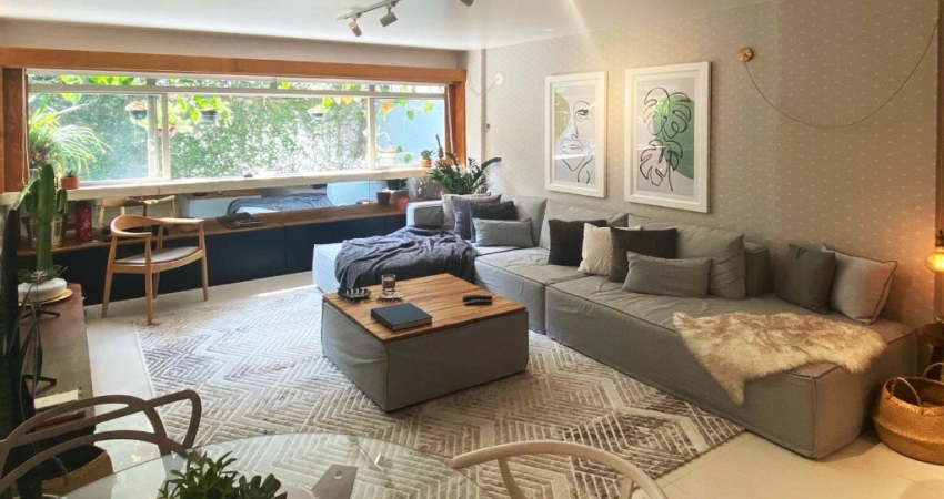 Amplo apartamento a venda Bela Vista, rua tranquila e arborizada.