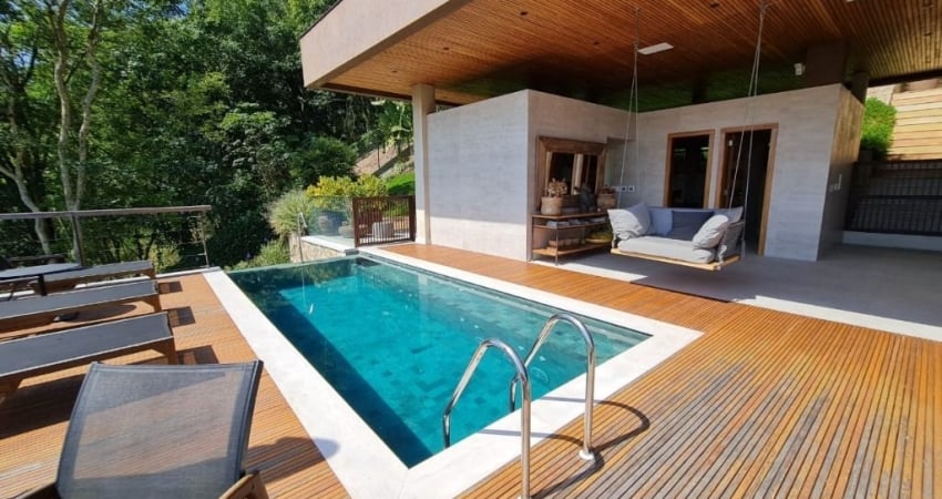 Casa com 6 Quartos à venda, 1400 m² por R$ 12.000.000 - Pendotiba - Niterói/RJ