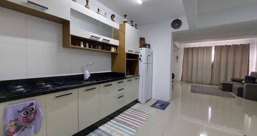 Amplo Apartamento Bairro Água Verde