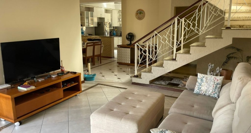 Casa Condomínio Oportunidade 1400m2