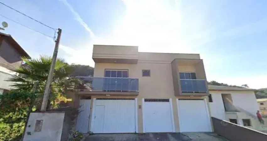 Casa à venda, no Bairro Potecas, São José-SC, com 3 quartos, sendo 1 suíte, com 5 vagas
