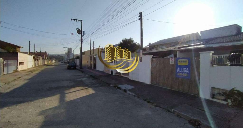 Casa à venda, no Bairro Forquilhas, São José-SC, com 2 quartos, sendo , com 2 vagas