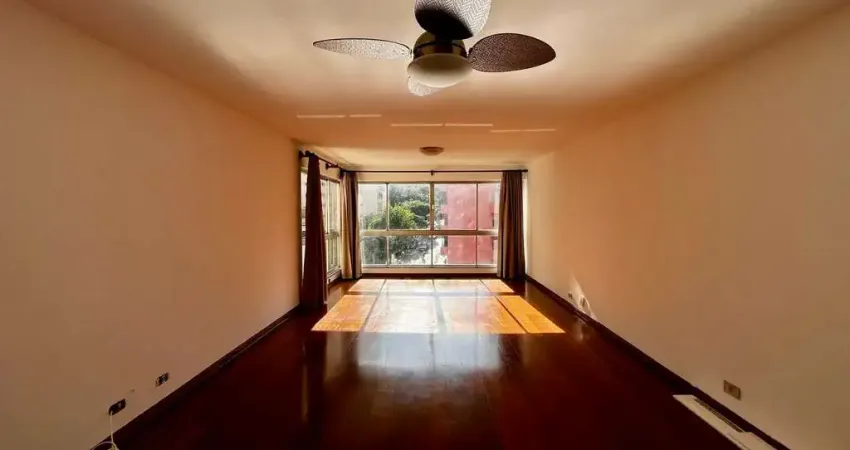 Na Consolação, 122m² mobiliados, em andar alto, com vaga e muita luz natural. Um apê que abraça a vida em família, a poucos passos da Paulista.