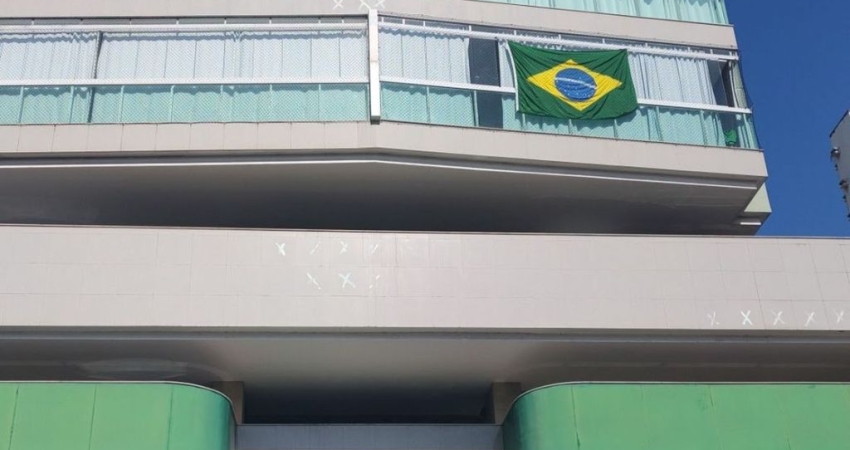 Apartamento 3 quartos com suíte em ótima localização em Itapuã!