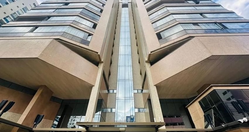 Apartamento 2 quartos com suíte, 75m² em Itapuã! Prédio com elevador panorâmico