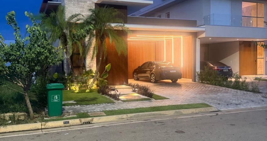 CASA TÉRREA COM 3 SUÍTES À VENDA, 300m2 - FLORAIS DO PARQUE