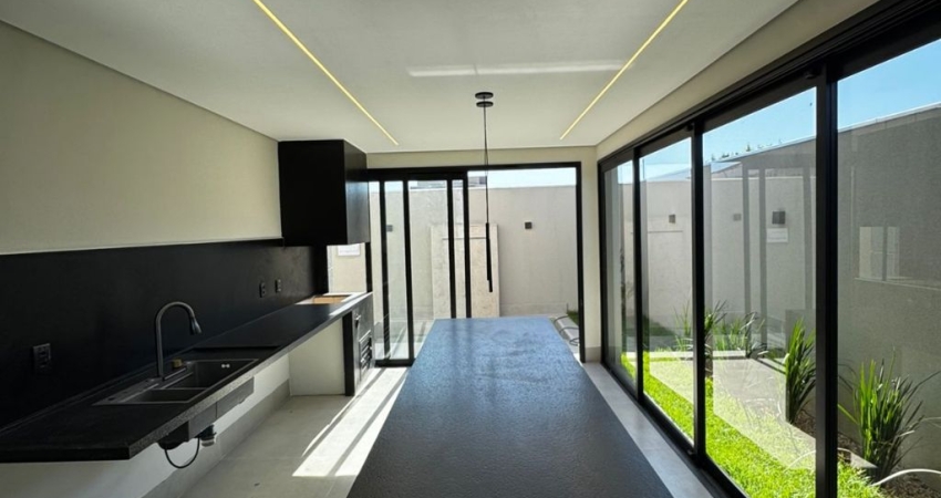 CASA TÉRREA COM 3 SUÍTES À VENDA, 321m2 - FLORAIS DO PARQUE
