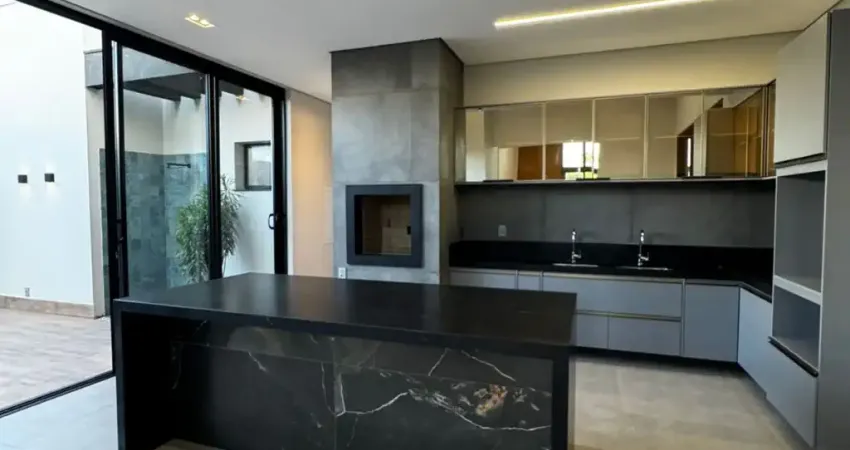 CASA TÉRREA COM 3 SUÍTES À VENDA, 425m2 - FLORAIS DA MATA