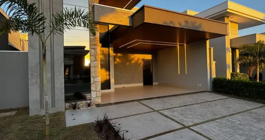 CASA TÉRREA COM 3 SUÍTES À VENDA, 300m2 - COND BELVEDERE 2
