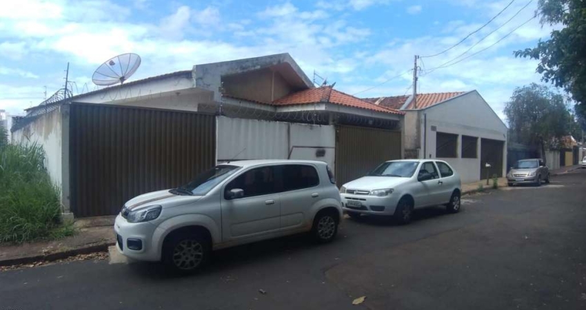 Casa para Venda em São Carlos, Jardim São Carlos, 2 dormitórios, 2 banheiros, 3 vagas