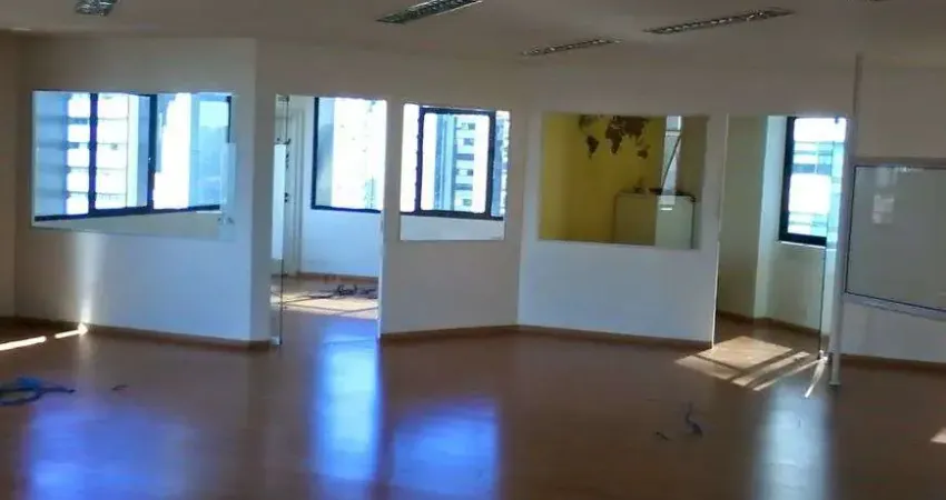 Ponto comercial/Loja/Box para aluguel e venda tem 139 metros quadrados