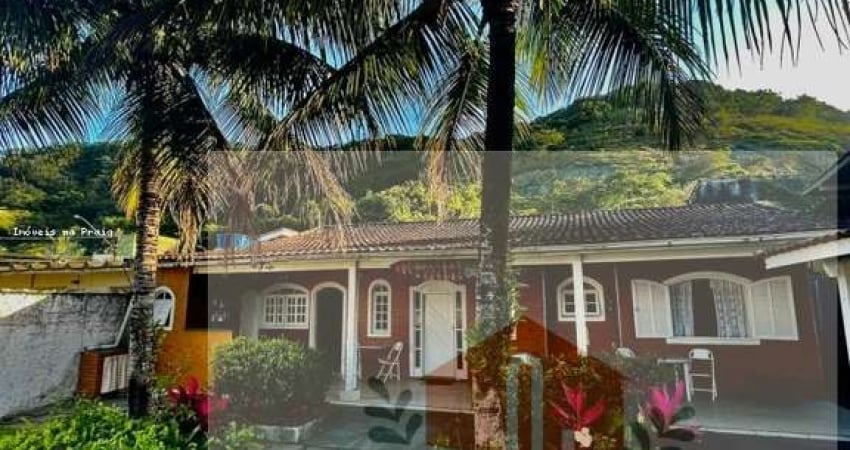 Casa com 2 dormitórios piscina churrasqueira 4 vagas no Tombo