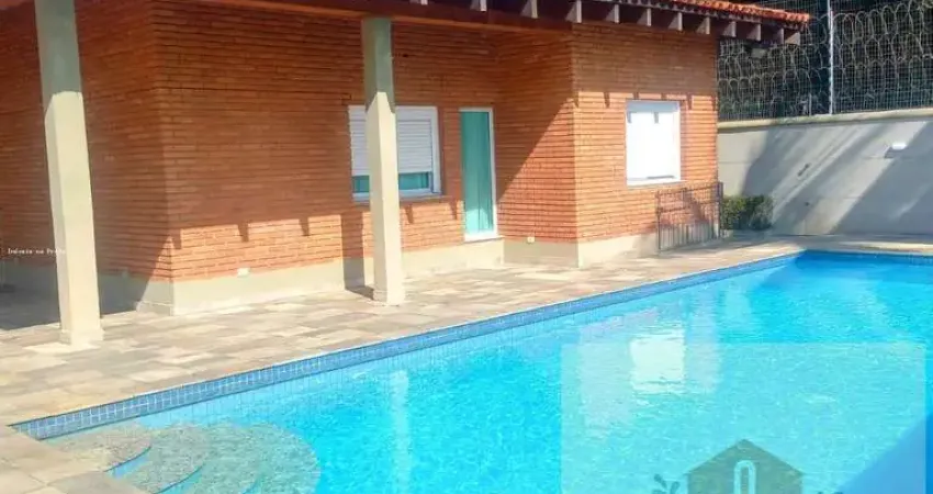 Casa em condomínio com 3 suítes piscina churrasqueira 6 vagas lazer de clube na Enseada