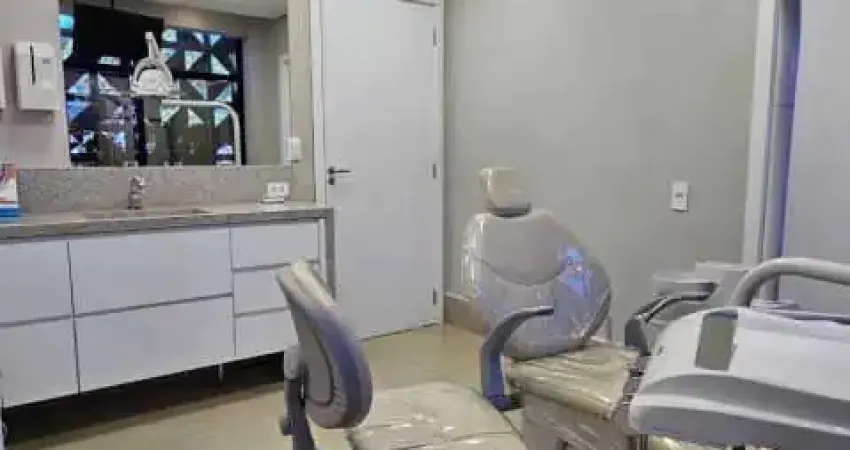 Sala comercial com 1 sala para alugar na Rua Leonardo da Vinci, Aeroporto, Londrina