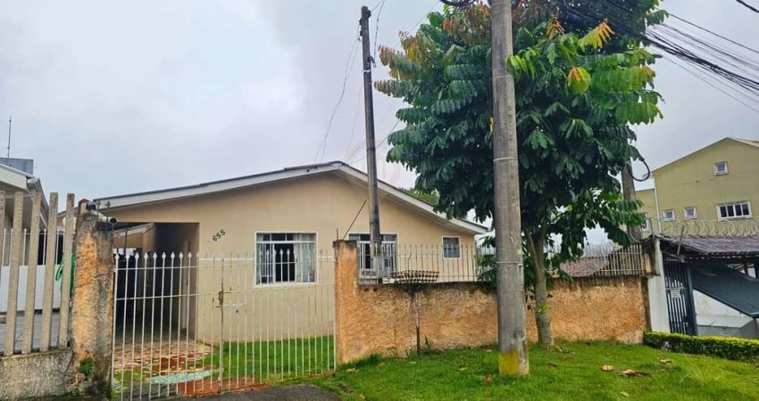 Casa Térrea para Venda em Curitiba, Boa Vista, 4 dormitórios, 1 suíte, 2 banheiros, 2 vagas