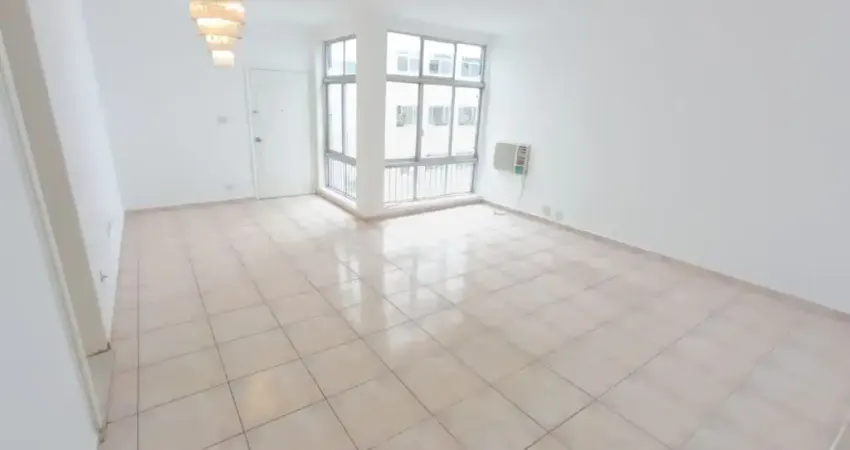 VENDA DE APARTAMENTO NA QUADRA DA PRAIA DE 167m2 DE 3 DORMS, 1 SUÍTE E 2 BANHEIROS NO BAIRRO DO GONZAGA EM SANTOS-SP