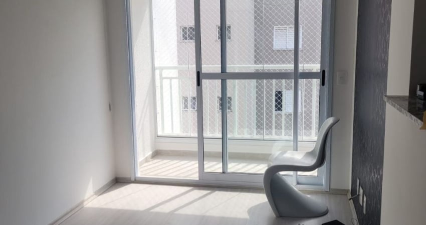 Região com toda estrutura; bancos, mercados e escolas , do lado do metrô