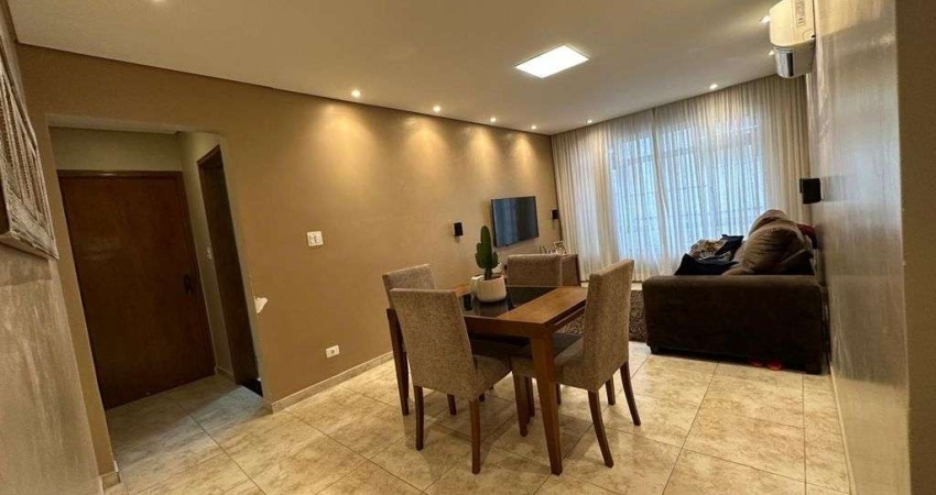 Lindo apartamento de 2 dormitórios reformado, no Embaré.