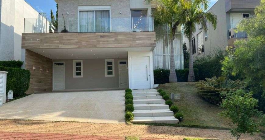 Casa para venda possui 440 metros quadrados com 4 quartos em Alphaville - Santana de Parnaíba - SP