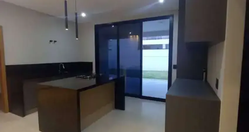 Casa Térrea à Venda no Campos do Conde 2 . Três Dorms, 2 Suítes. Taubaté-SP
