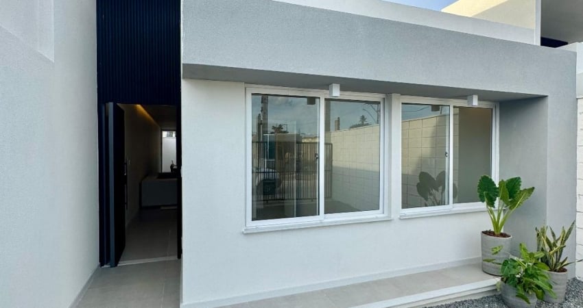 Casa com 2 a 3 quartos à venda no Sim