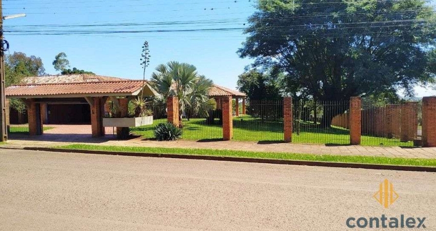 Casa de Alto Padrão Com Muito Espaço e Conforto e Amplo Terreno.