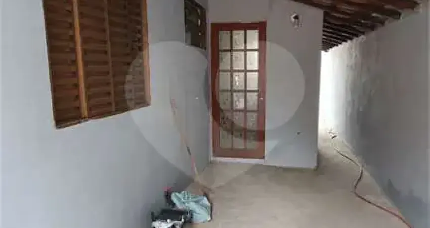 Casa térrea com 1 quartos à venda em Parque Almerinda Pereira Chaves - SP