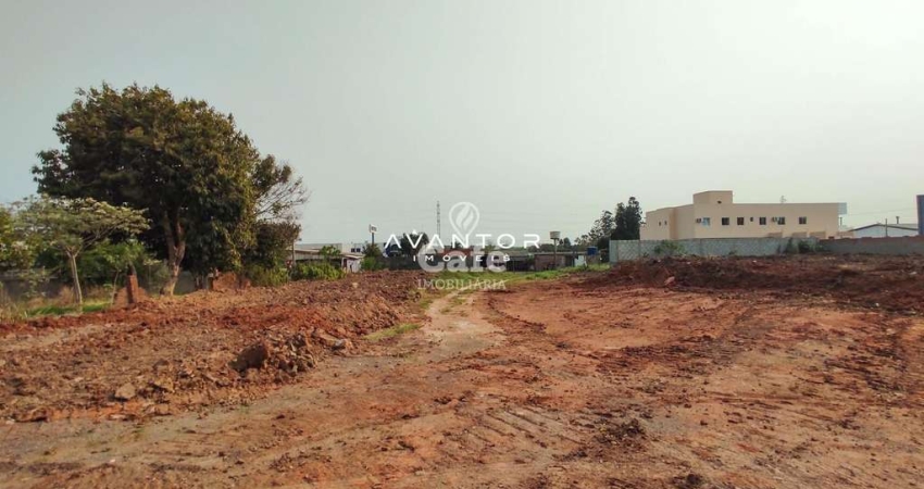 Excelente terreno de esquina plano para quem procura construir, medindo 23x30m -