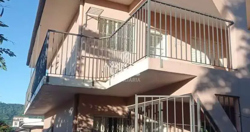 Apartamento De 2 Dormitórios, Sala de Estar, Banheiro Social, Cozinha, Área de S
