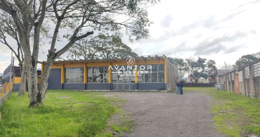 Excelente oportunidade: Ponto comercial com pavilhão, galpão auxiliar e casa par