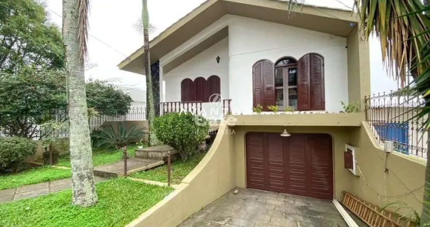 Ampla Casa, 4 Dormitórios, 1 Suíte, 3 Banheiros, Espaço Gourmet, Piscina, Bairro