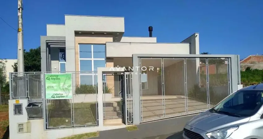 Linda Casa Ampla De 3 Dormitórios, Suíte, Sala de Estar, Sala de Jantar, 3 Banhe