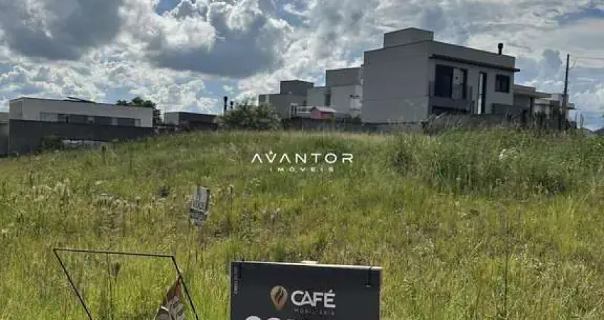 Terreno de esquina com 354m² no Codomínio Terras de Santorini
