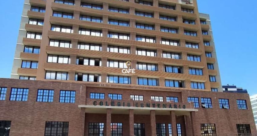 Apartamento 1 Dormitório, Sala de Estar, Cozinha, Churrasqueira e Garagem No Cen