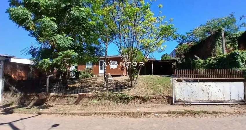 Casa De 3 Dormitórios, Sala De Estar, Banheiro Social, Cozinha, Área De Serviço,