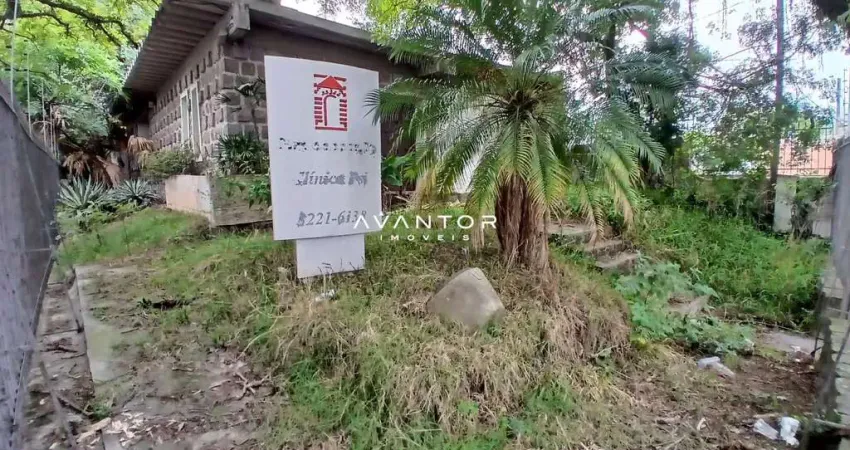 Casa Comercial e Residencial Ampla De 233 m² No Bairro Nossa Senhora De Lourdes.