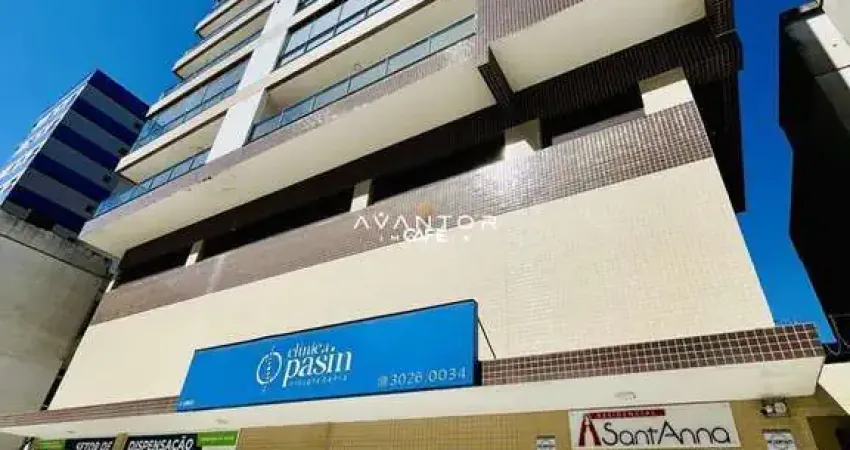 Apartamento central de 1 dormitório com vaga de garagem.