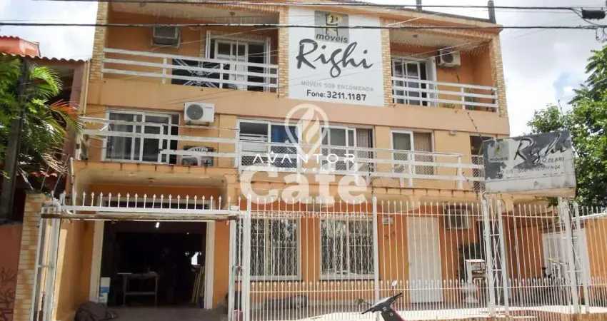 Térreo, sala comercial com escritório, depósito, mezanino e banheiro.