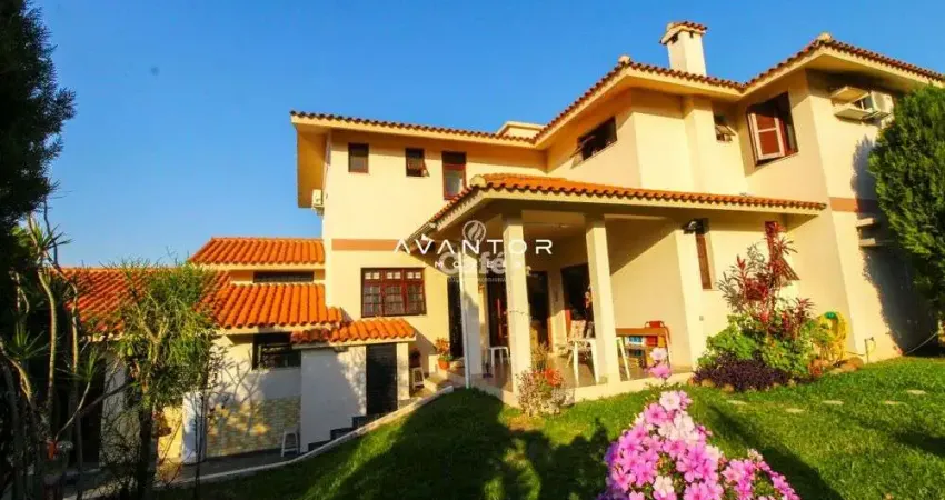 Casa com 5 dormitórios, 2 suítes, amplo pátio com piscina e area gourmet. Bairro