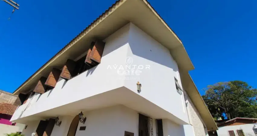 Casa/Terreno localizada em ótimo bairro de Santa Maria/RS.